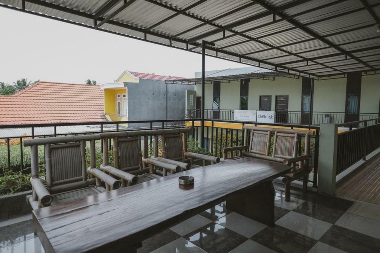 Reddoorz Syariah Near Kantor Walikota Джамби Екстериор снимка